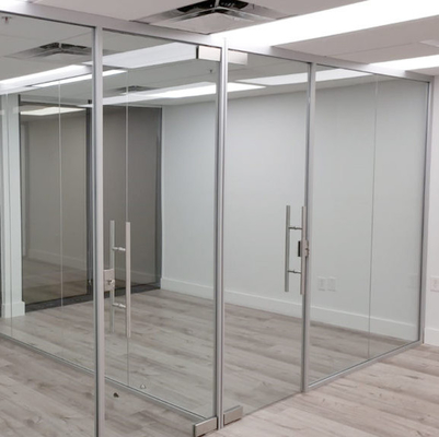 Divisori in vetro Frameless della porta del perno della primavera del pavimento con vetro isolato ultra chiaro