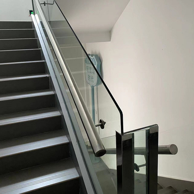 Vintage Design Glass Stair Hand Railings Polvere rivestita / lucidata / spazzolata / anodizzata Finitura