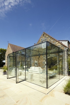 Four Seasons Sunroom esterno con doppia porta scorrevole e finitura rivestita in polvere liscia