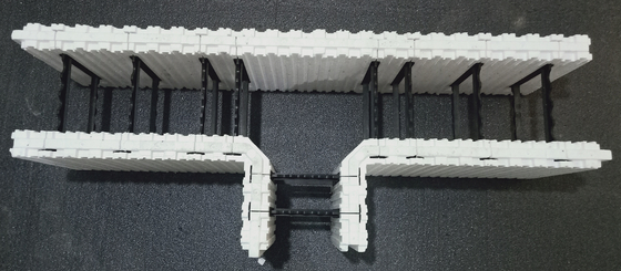 Un rinnovamento sostenibile di case vecchie con forme di cemento isolato