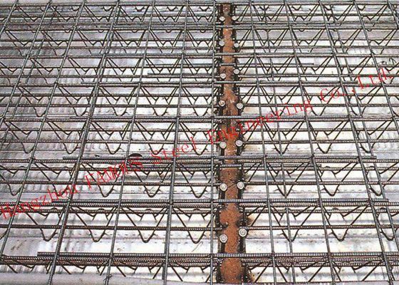 Il Decking galvanizzato HRB500E del pavimento del metallo di 11.8m ha rinforzato la capriata di Antivari d'acciaio, Decking concreto del pavimento di 0.5mm