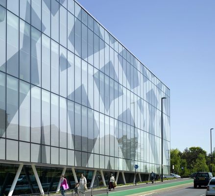 Sistemi di facciata continua in vetro a basso consumo energetico