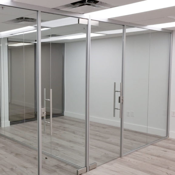 Divisori in vetro Frameless della porta del perno della primavera del pavimento con vetro isolato ultra chiaro